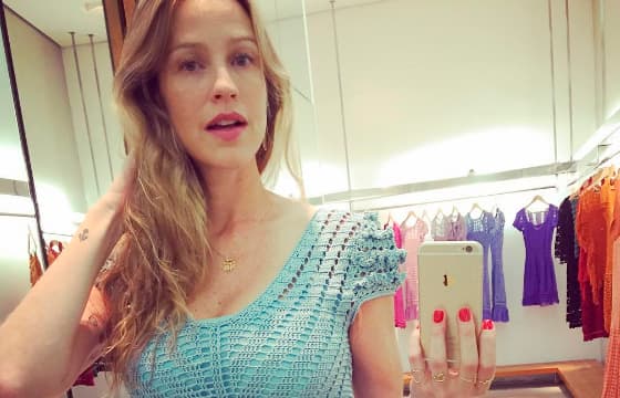 Luana Piovani se irrita e chama seguidora de "rapariga"