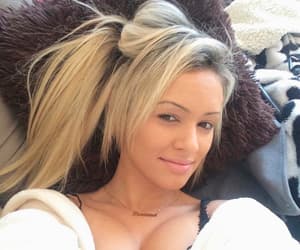 Modelo desmente affair com Neymar: "Somos amigos"