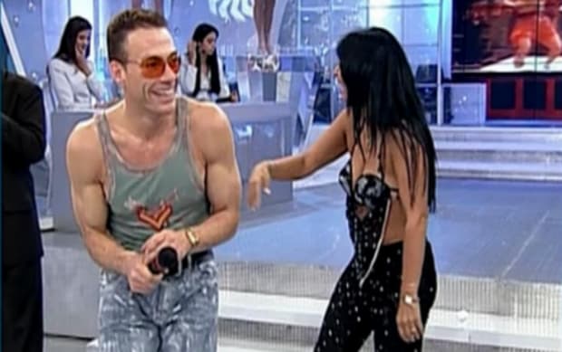 Gretchen revela que ereção de Van Damme no "Domingo Legal" foi falsa e sugere que ator é gay