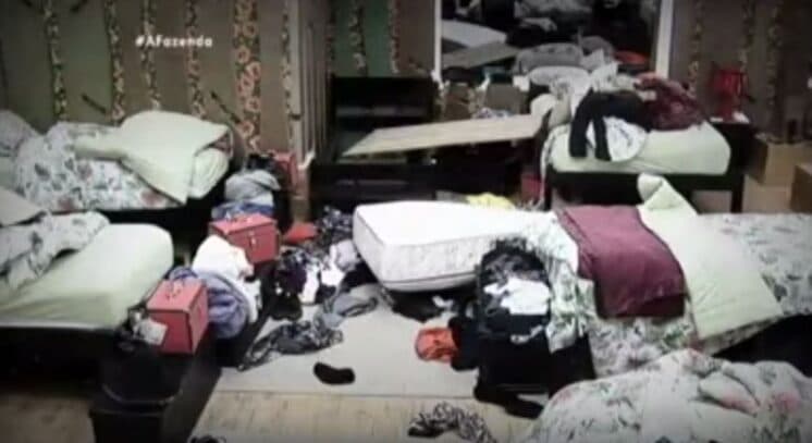 Vídeo da Hora: Rebeca se descontrola e destrói cama de Mara Maravilha em "A Fazenda"