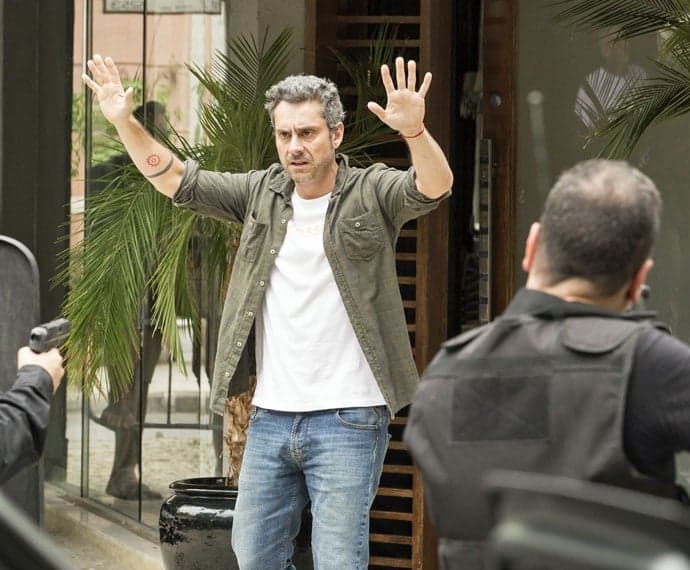"A Regra do Jogo": Tóia corre risco em tiroteio, e Romero tem ato heróico; confira o resumo do capítulo desta sexta-feira (30)