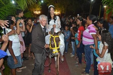 Stefhany Absoluta casa com empresário de 50 anos; Confira o que rolou!