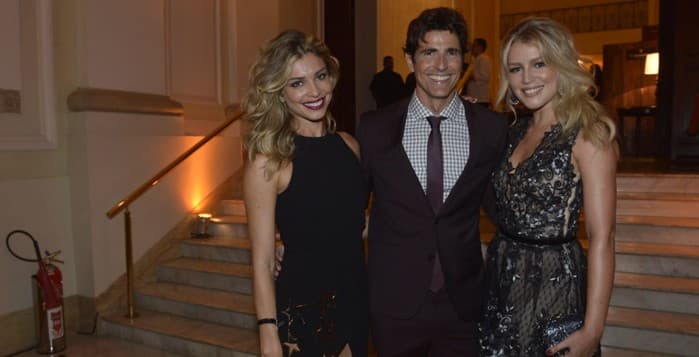 Famosos participam de premiação de revista no Rio