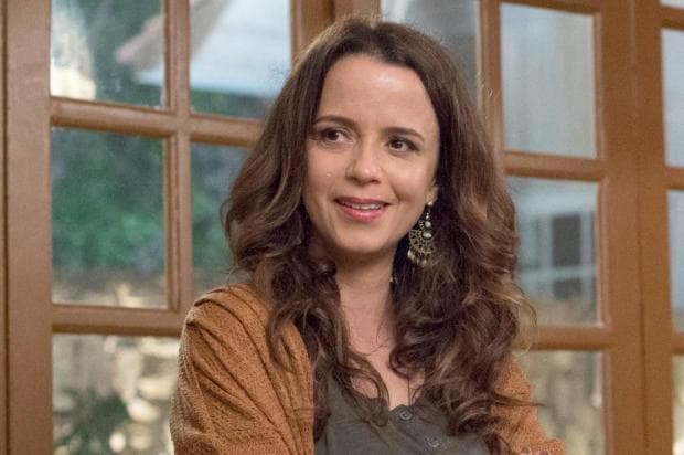 "Além do Tempo": Grávida, Melissa será agredida por Severa