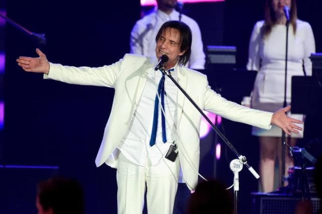 Após anunciar Grammy Latino, SBT troca exibição por filme e irrita telespectadores