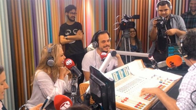 Vídeo da Hora: Eliana passa por saia justa com produtora em entrevista