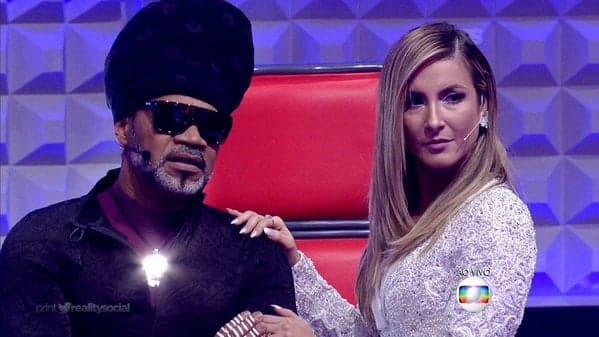 Claudia Leitte diz que doença de participante é "bizarra" no "The Voice"