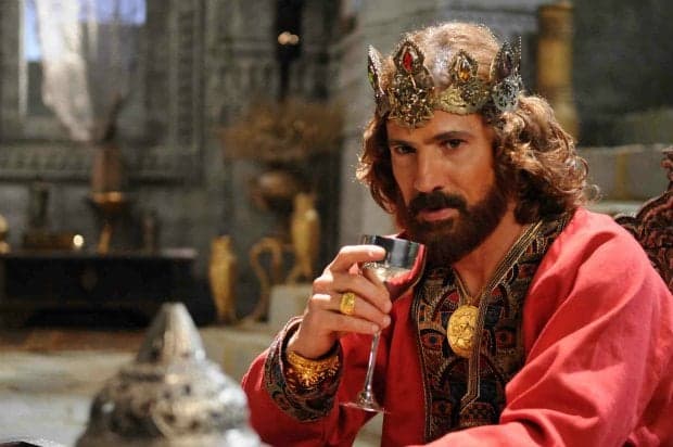 Leonardo Bricio estará no ar em breve com dois protagonistas na Record