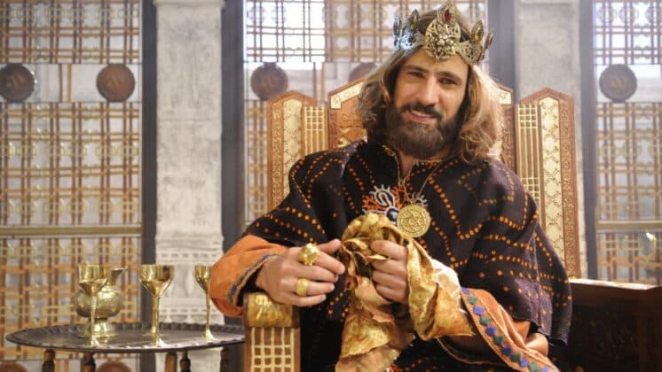 Após falar mal da Record, Leonardo Brício consegue trabalho na TV