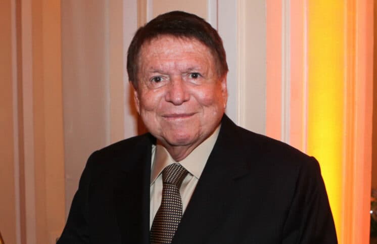Boni diz que Record não terá outro 'Dez Mandamentos' e critica 'JN' informal: "Está jogando prestígio na rua"