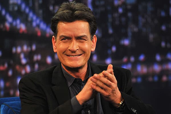 Fiat cancela propaganda de carro com Charlie Sheen após ator revelar ter HIV