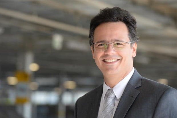 “Lembro de olhar pela janela, despencar, bater na pedra e desmaiar", diz Danton Mello sobre acidente