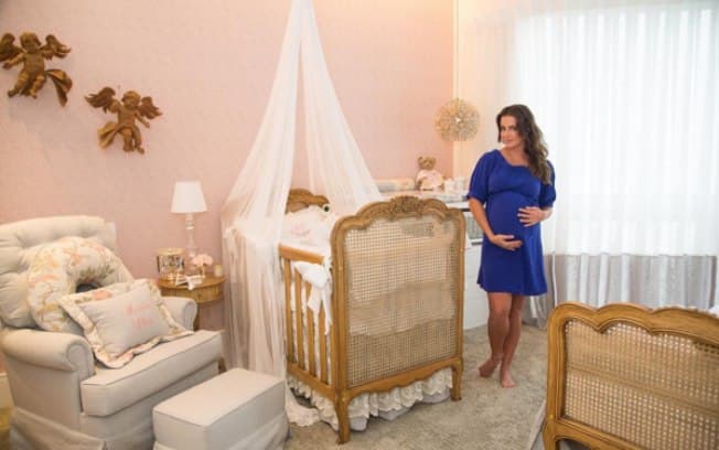 Deborah Secco mostra detalhes do quarto da filha; confira