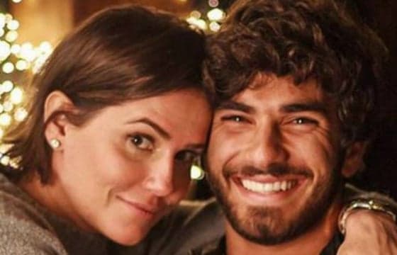 Deborah Secco desmente boatos de morte e fala sobre filha recém-nascida