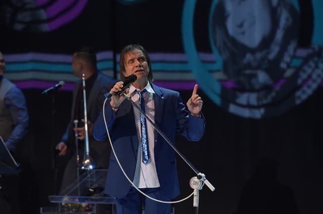 Depois de cancelar Grammy Latino, SBT muda de ideia e decide exibir premiação