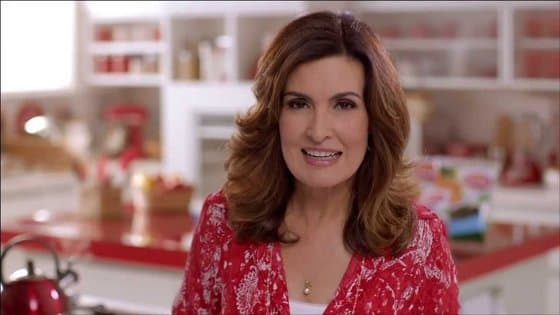 Empresa nega que Fátima Bernardes vai deixar anúncio após estudo ligar alimentos ao câncer