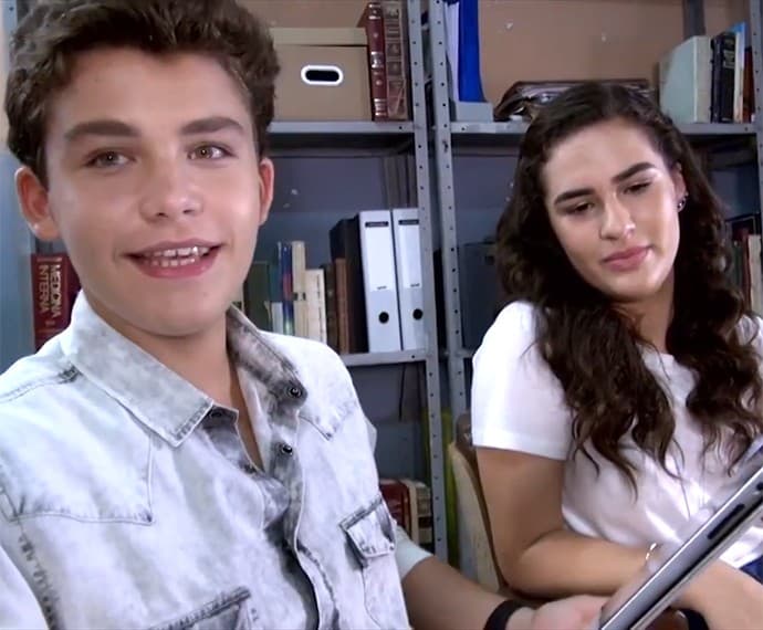 Renato Aragão proíbe cenas de beijo da filha de 16 anos em "Malhação"