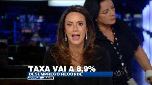 Vídeo da Hora: Erro grave no "Jornal da Band" faz produção aparecer junto com apresentadores