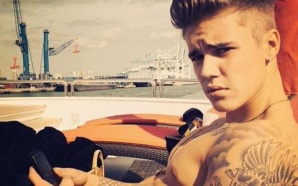 Justin Bieber afirma que irá fazer turnê internacional