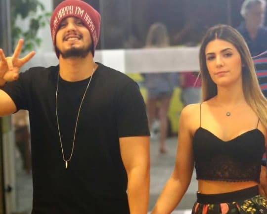 Luan Santana desabafa sobre término com Jade Magalhães: "Não terminamos por conta de perseguição"