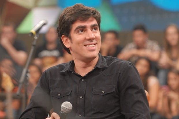 Talk show de Marcelo Adnet ganha título provisório na Globo