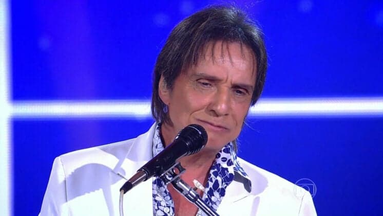 Roberto Carlos define data de "Projeto Emoções" 2017