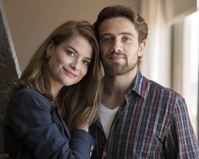 "Além do Tempo": Pela primeira vez, Lívia e Felipe dormem juntos