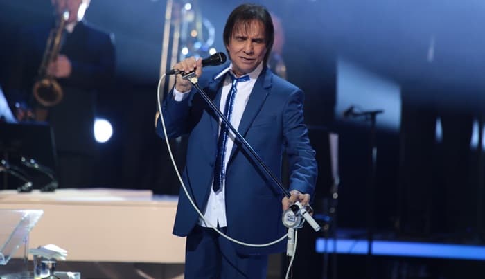 Roberto Carlos fará show em Cuba com custo de R$ 12 milhões