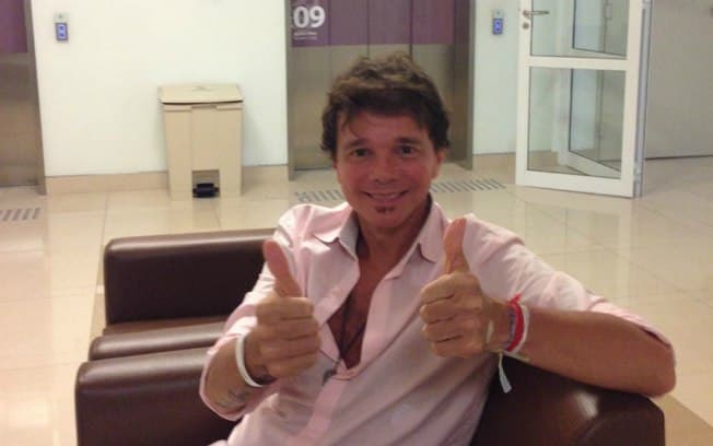 Netinho publica foto no hospital: "está tudo certo"