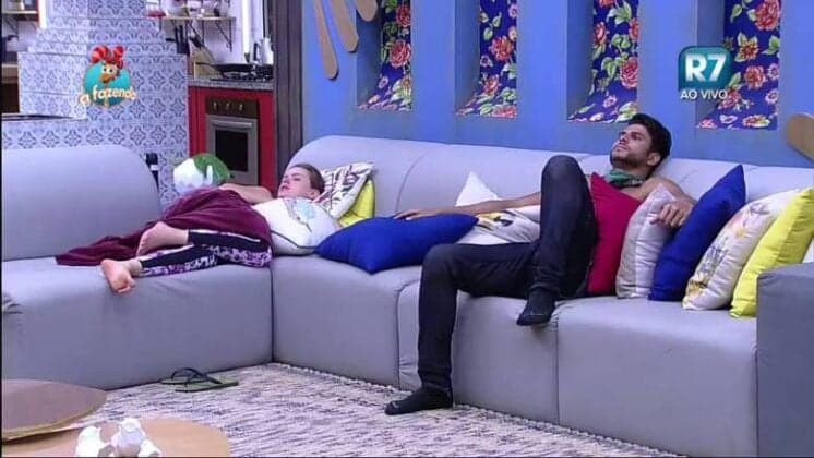 Após vencer Mara Maravilha, Marcelo questiona público: "Devem estar bravo comigo"