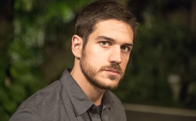 Dante de "A Regra do Jogo'' vira motivo de chacota nas redes sociais