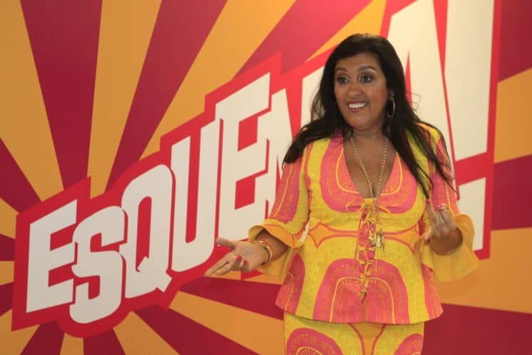 Regina Casé está insatisfeita com a Globo e quer abandonar programa