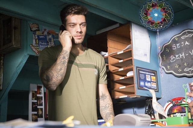 Reataram? Lucas Lucco posta foto com ex-namorada