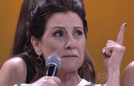Cássia Kis detona presidente no "Domingão do Faustão"; Alexandre Nero rebate