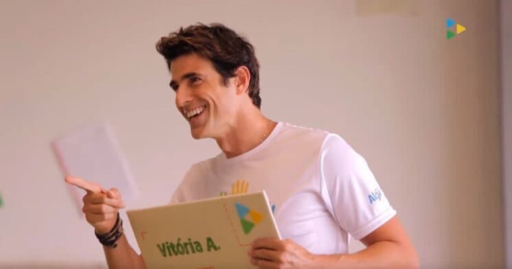 Em ação surpresa, Gianecchini troca cartas com criança como anônimo