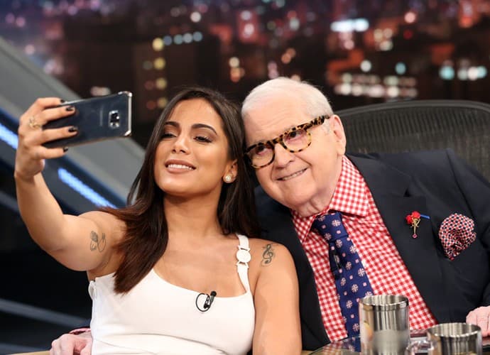 Anitta fala sobre suposto relacionamento com jogador Neymar