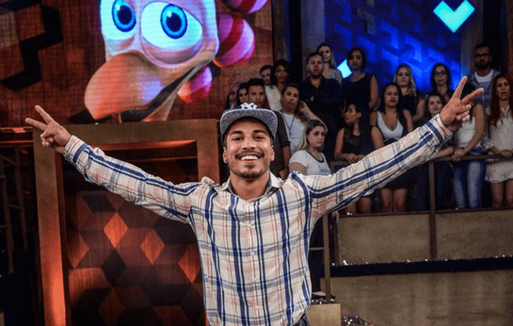 Douglas Sampaio vence a "A Fazenda 8" e garante o prêmio de R$ 2 milhões