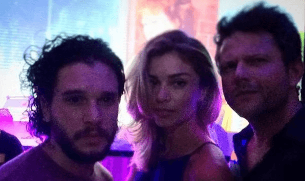 Grazi Massafera, Selton Mello e galã da série “Game of Thrones” aparecem juntos em foto
