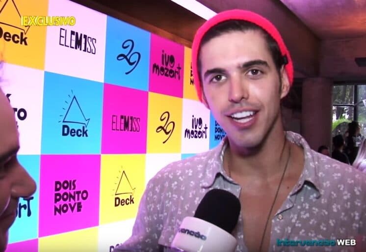 Cantor Ivo Mozart conta todas as novidades da carreira no "Intervenção Web"; assista!