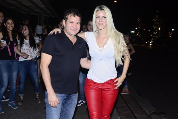Ximbinha e Thábata jantam juntos em SP