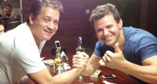 Cantor Leonardo é processado por plágio, com Eduardo Costa