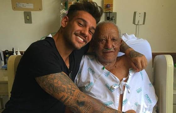 Lucas Lucco visita avô no hospital e declara: "Te amo muito!"
