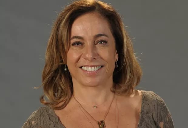 Cissa Guimarães posta foto de biquíni e recebe elogios por barriga seca aos 58 anos; veja!