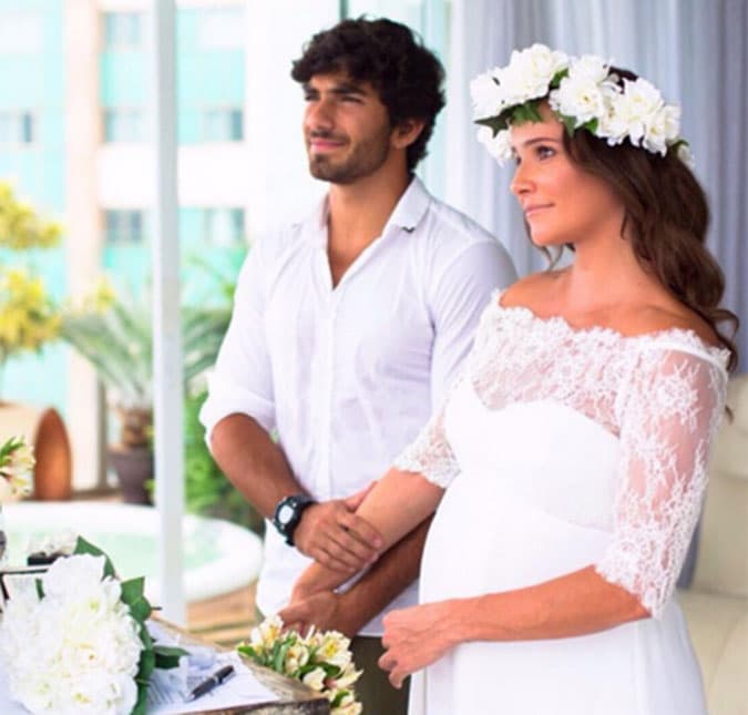 Deborah Secco publica primeira foto do casamento com Hugo Moura