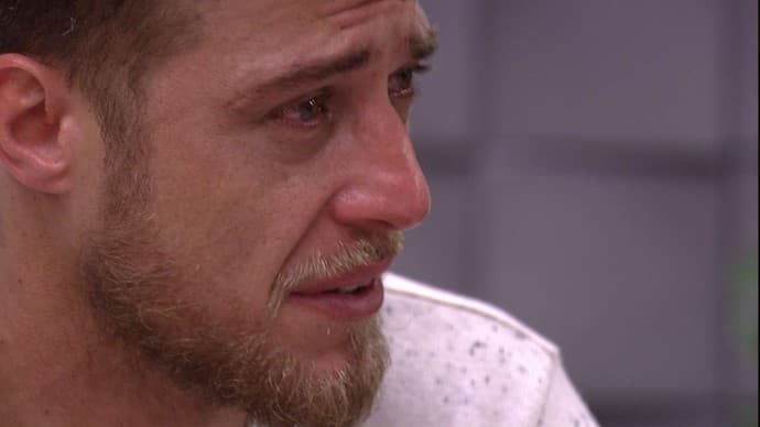 "BBB16": Daniel chora e questiona: "Você acha que fui mau caráter?"