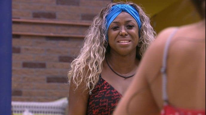 "BBB16": Adélia afirma que não usa pijama: "Durmo pelada"
