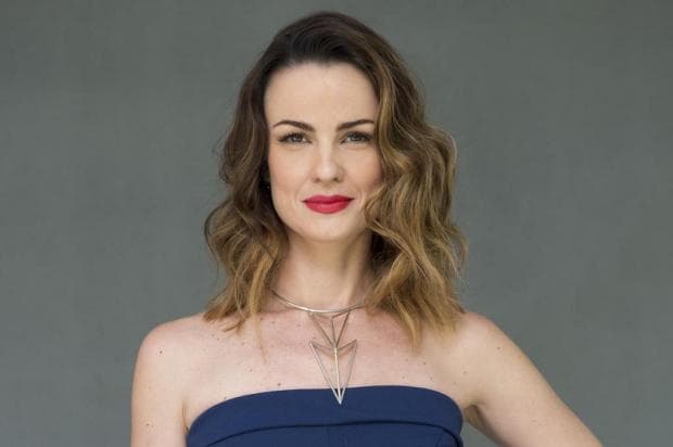 Carolina Kasting comenta sobre final de sua personagem em "Além do tempo"