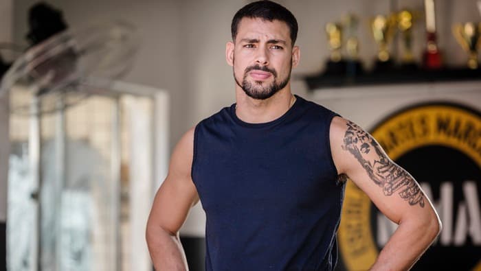 "A Regra do Jogo": Juliano volta para Tóia e decide criar filho de Romero