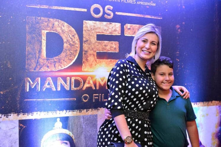 Andressa Urach comparece a pré-estreia do filme "Os Dez Mandamentos": "Faltam mais produtos assim"