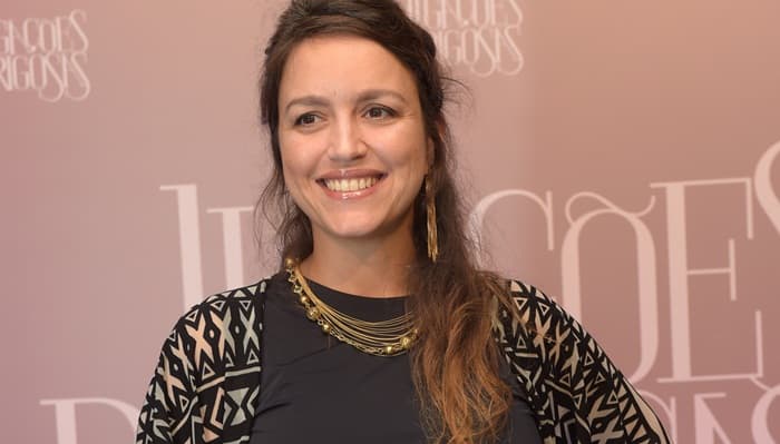 Nova aposta da Globo, autora conta detalhes de minissérie e diz que "vai emocionar"